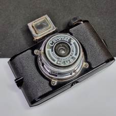 Coronet Cub Vintage Film Camera – Every Distance Fixed Focus Lens | Used | 3 Months Warranty