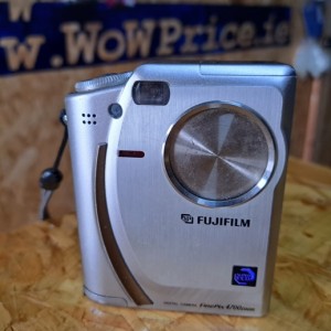 FujiFilm FinePix 4700 Zoom 2MP Digital Camera