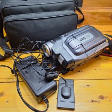 JVC GR-FXM333 Compact VHS-C Camcorder Bundle with 2.5" LCD, AC Adapter, Direct Power Coupler & Bag - 29211 JVC GR-FXM333 Compact VHS-C Camcorder Bundle with 2.5" LCD, AC Adapter, Direct Power Coupler & Bag - 29211