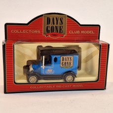 LLedo Diecast Model of Days Gone 6140 1920 Ford Model T Van Collectors Club 1996 