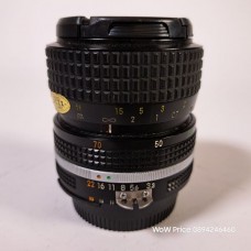 Nikon Zoom Nikkor 35-70mm f3.3-4.5 Lens