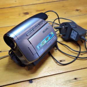 Samsung VP-D371W MiniDV Digital Camcorder Samsung VP-D371W MiniDV Digital Camcorder