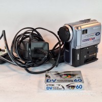 Sony Digital HandyCam DCR-PC9E MiniDV Memory Stick Camcorder 